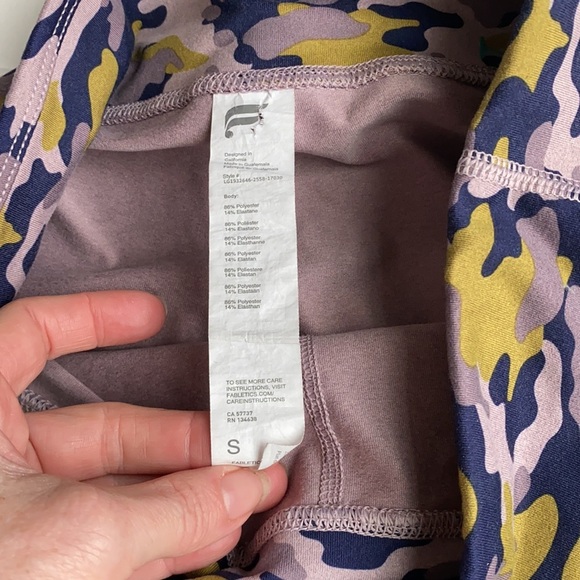 Fabletics Pink/Green Camo Powerhold Ankle Length Leggings Small - Picture 5 of 7